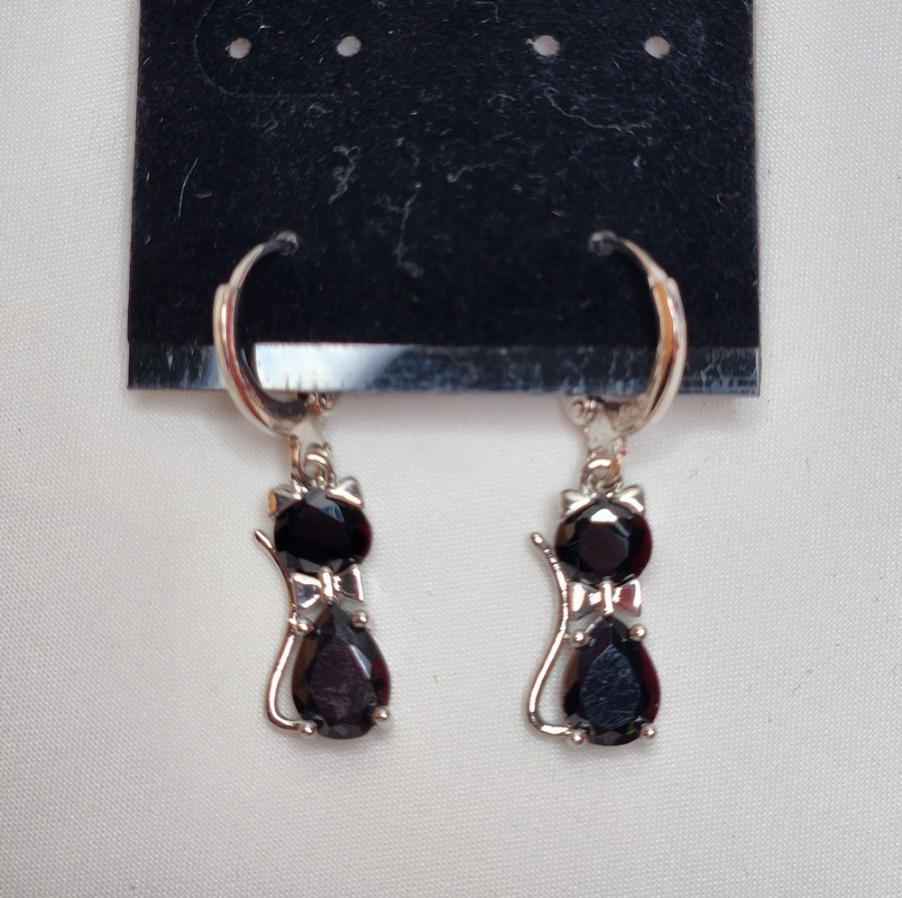 Cat With Bow Ties-Shaped Earrings in Black and Gold NWOT